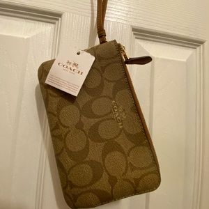 Coach signature canvas wristlet with 2 zip pockets